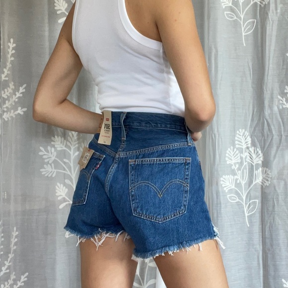 Levi 501 dark wash distressed jean shorts - Picture 2 of 4